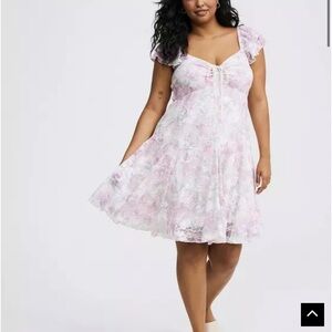 ✨NEW✨Torrid Floral Lace Mini/Midi Dress size 00 very stretchy